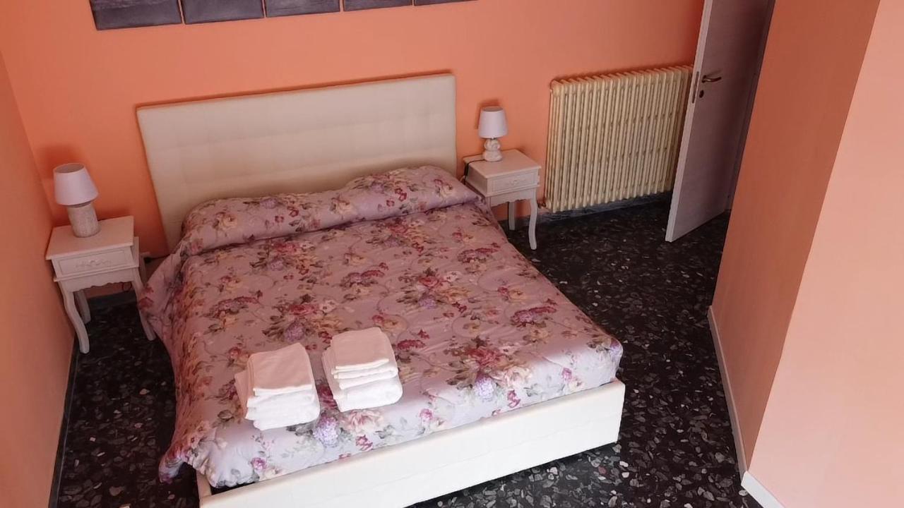 Andrea Affittacamere E B&B Solignano Nuovo Luaran gambar