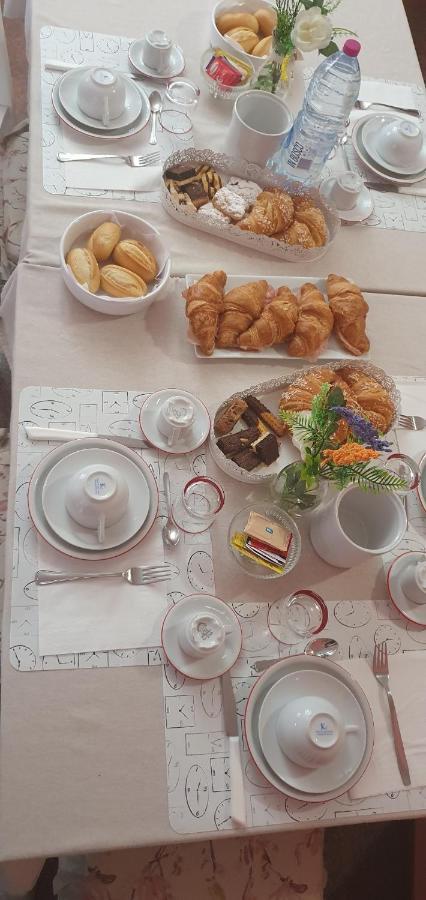 Andrea Affittacamere E B&B Solignano Nuovo Luaran gambar
