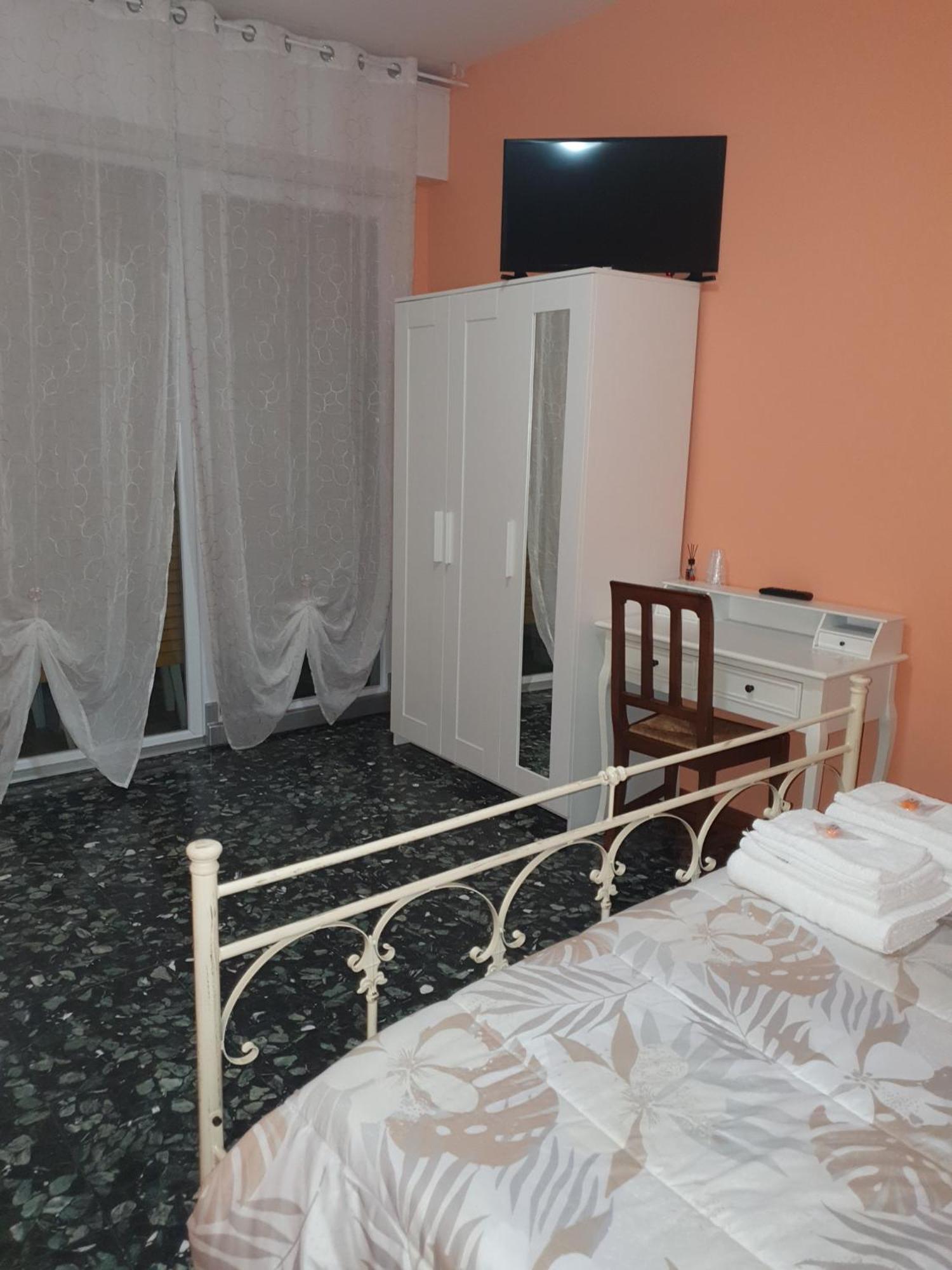 Andrea Affittacamere E B&B Solignano Nuovo Luaran gambar